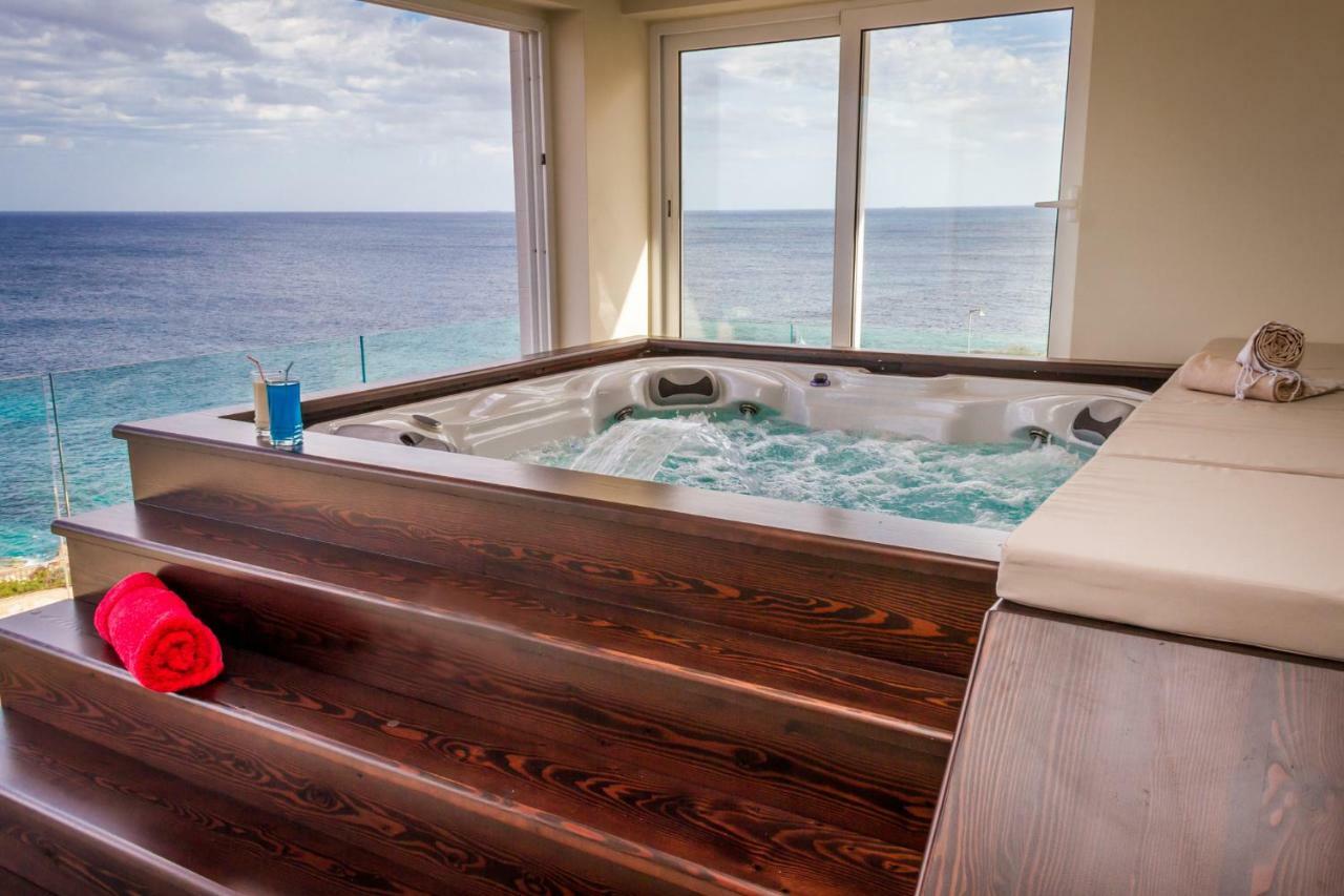 Lux Properties- Seaside Serenity Corner