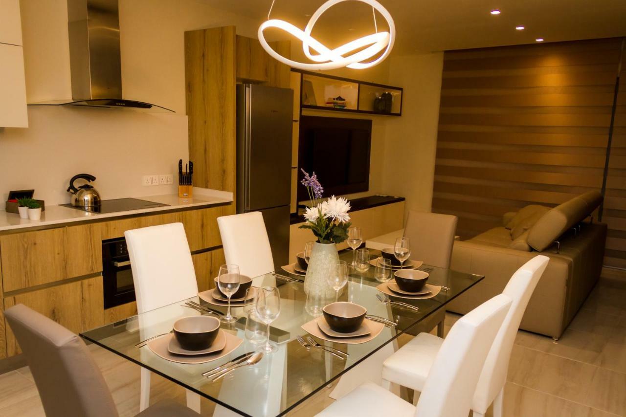 Lux Properties- Seaside Serenity Corner *
