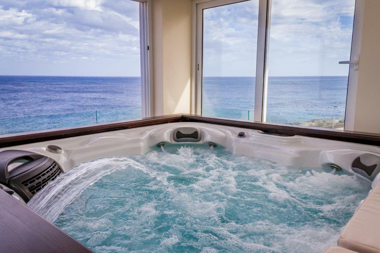 Lux Properties- Seaside Serenity Corner *